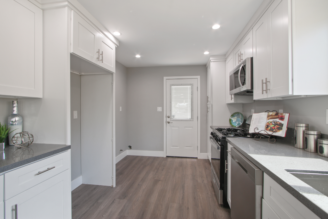 10 Main House Kitchen 4